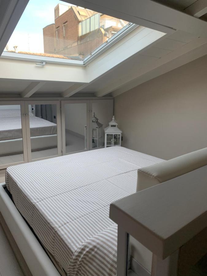 Maison Del Ducato “Cavour 24” Parma Bagian luar foto